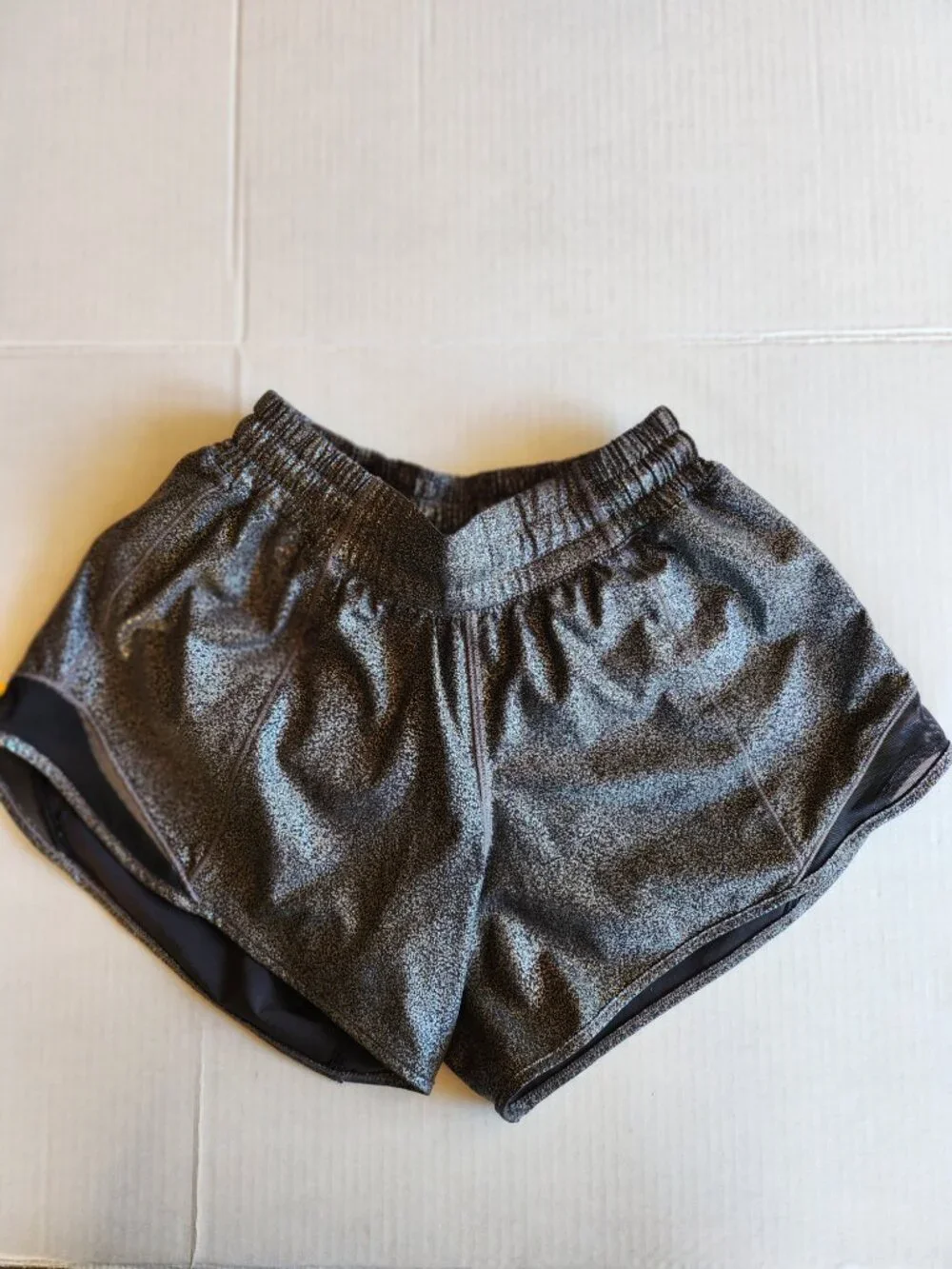 Lululemon Hotty Hot Shorts Luminosity Foil Silver Black Mesh Rare Find 4 Tall